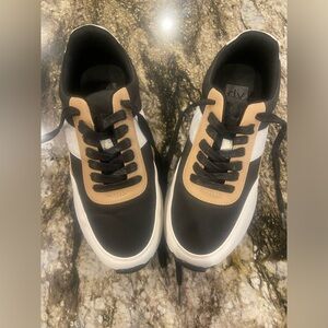 DV-Dolce Vita- size 9- black,/brown/tan.